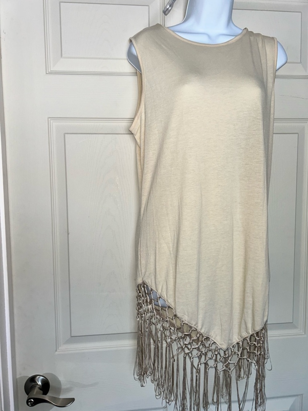 NWT Sleeveless Fringe Hem Tank Top - Cream